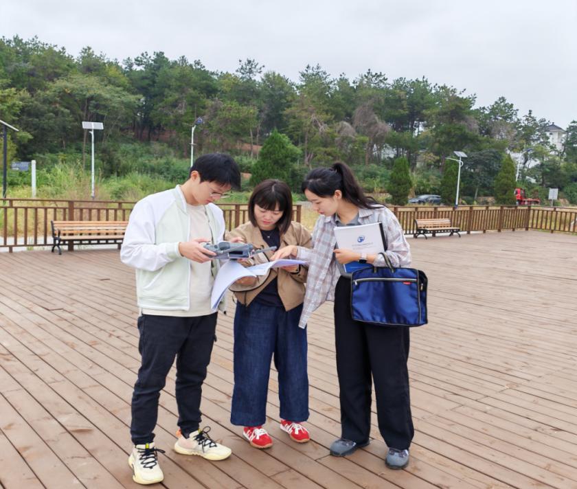 江夏：关注湿地公园项目工程建设情况