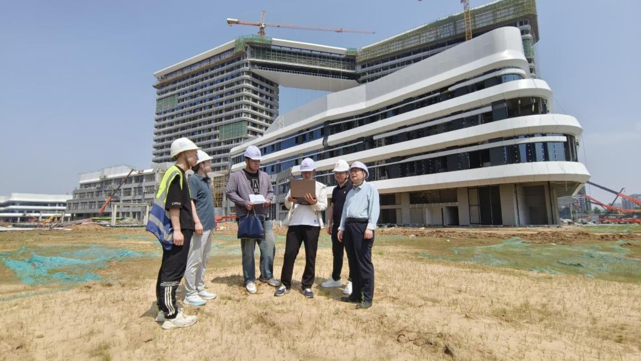 新洲：关注大型医院建设情况